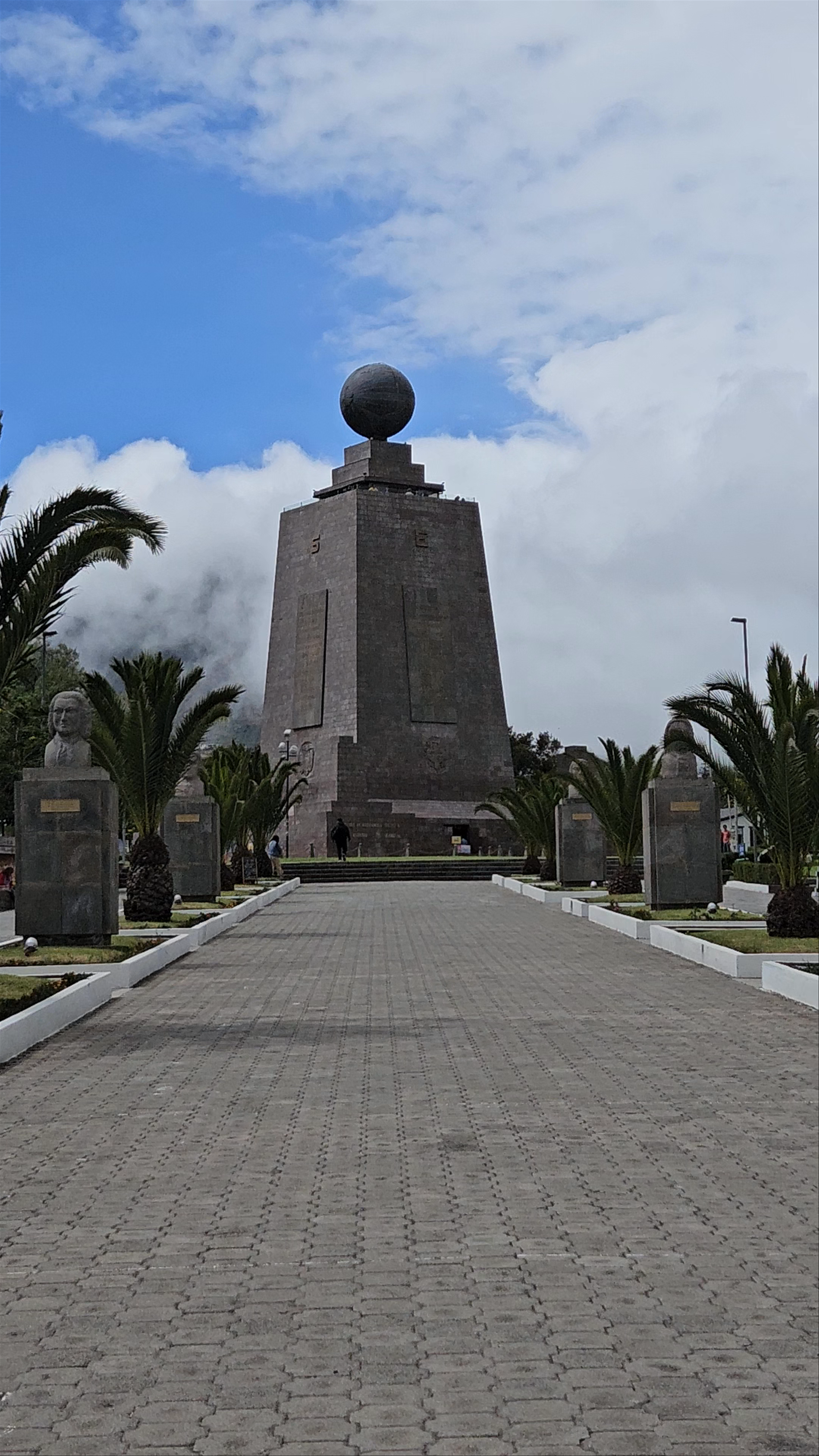 Monumento Pichincha es Turismo