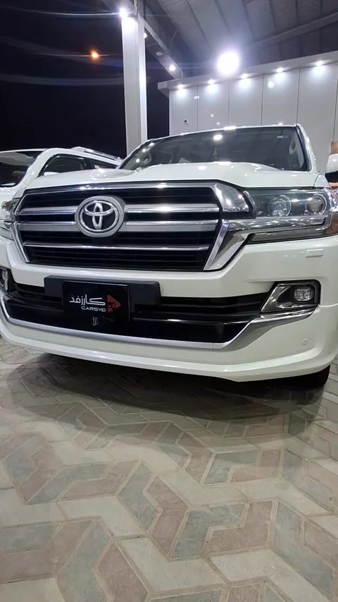 Toyota Land Cruiser grand touring 2019