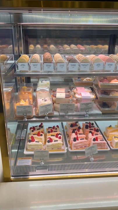 Tous Les Jours - Finally had a chance to order something cause the line is manageable. Going on a weekday might be your best chance to try their pastry. - Coffee & Tea Near Me - Jacksonville, Florida