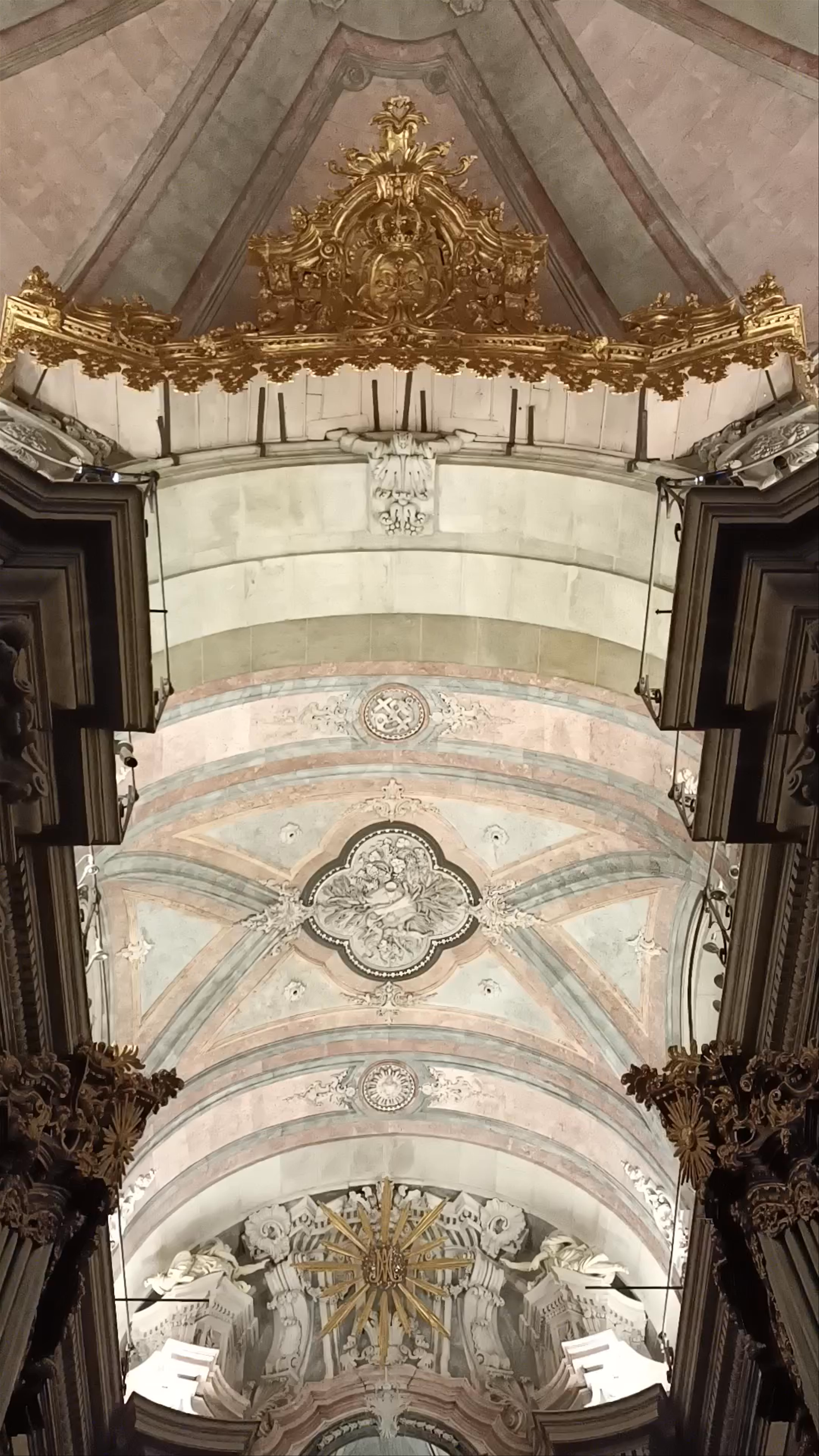 Iglesia de los Clérigos: Baroque Masterpiece in Porto
