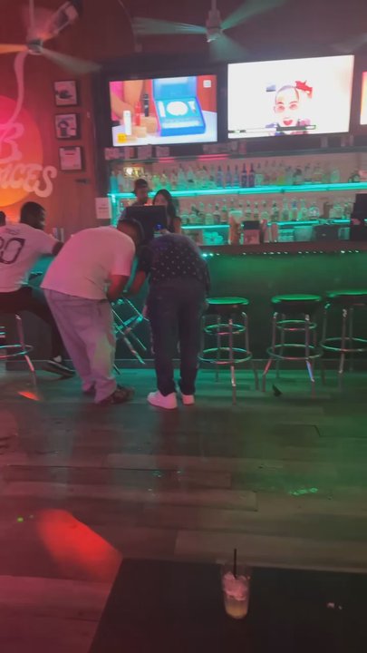 Pour Choices - Bartender served us drinks, took our 10$ change and put it in the tip jar without asking us. Asked for our money back and she said F off - Dance Clubs Near Me - Austin, Texas
