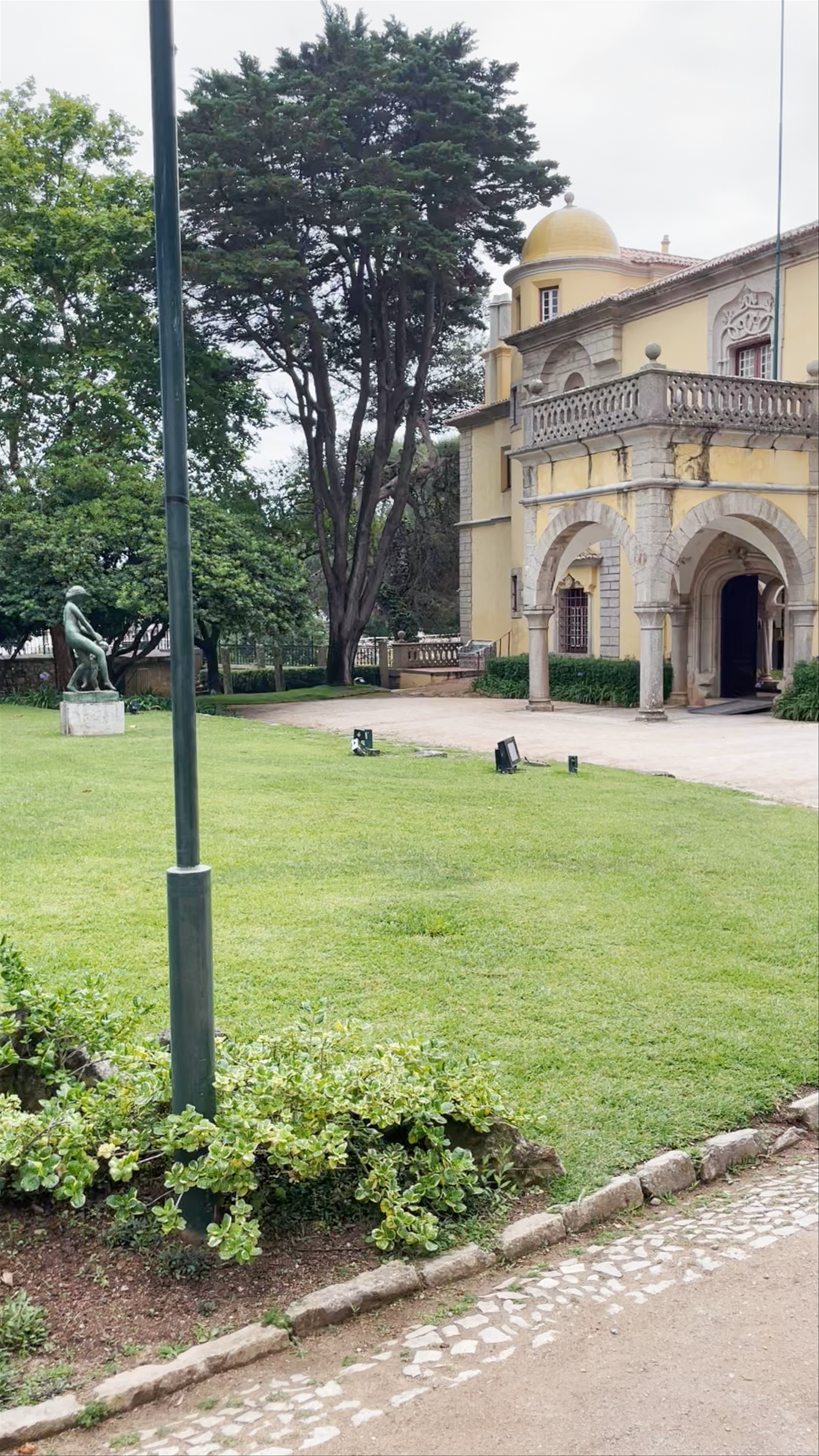 Serene Stroll Through Parque Marechal Carmona in Cascais, Portugal