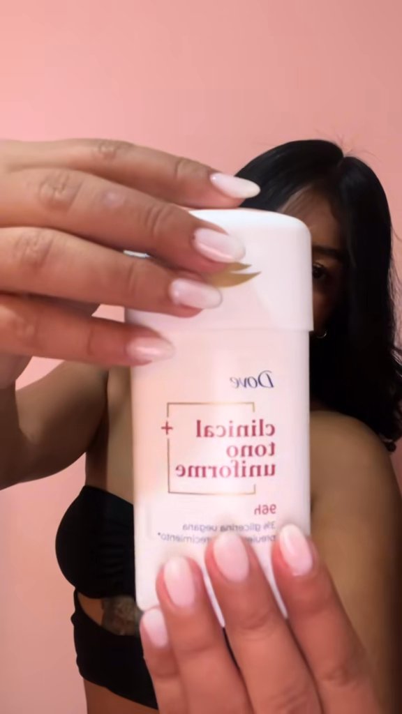Vídeo UGC 2 de Ariana