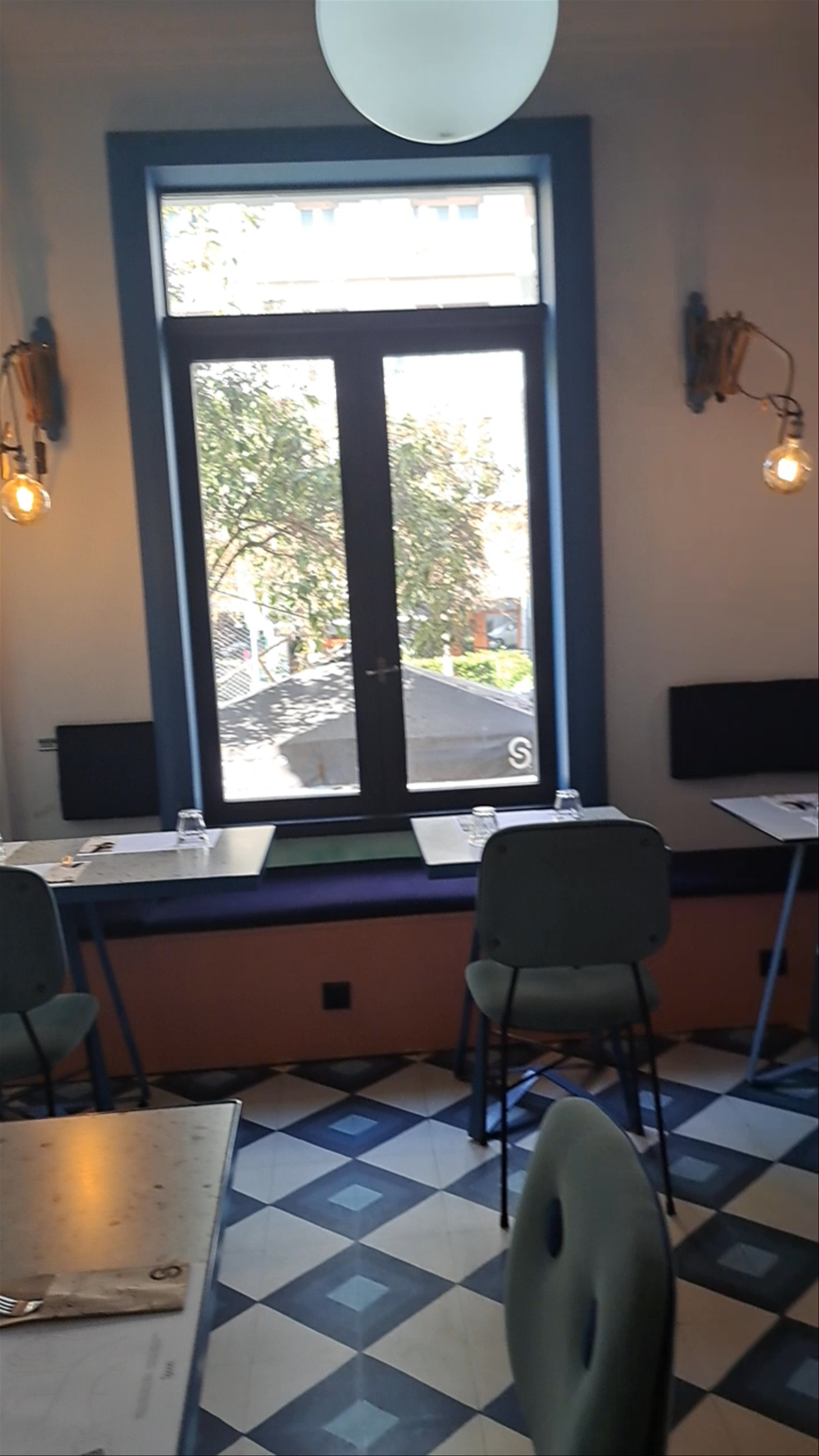 Spoon Café: Stylish Urban Dining in Thessaloniki