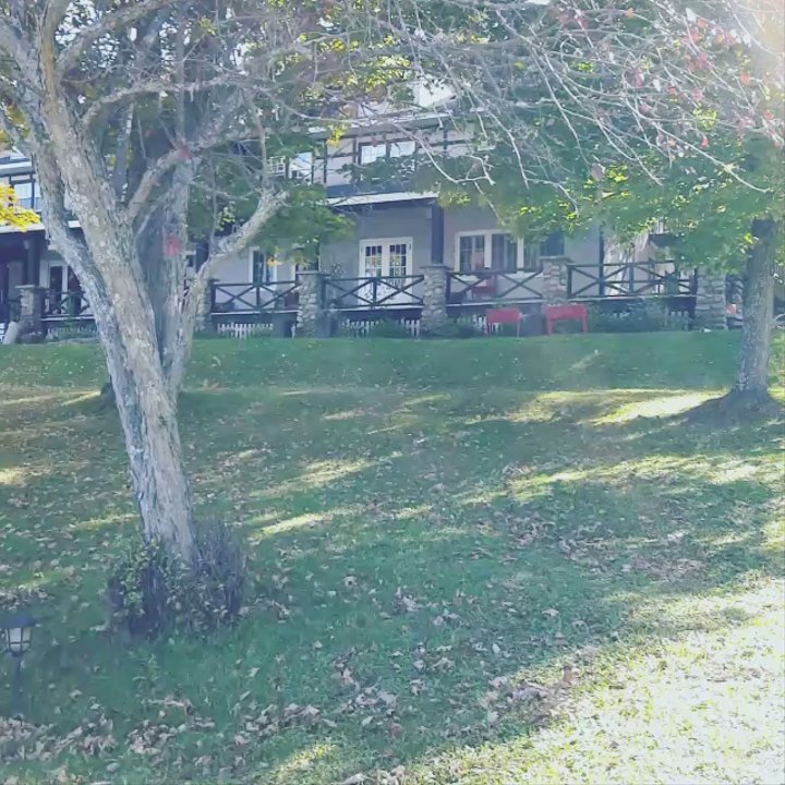 Sir Sam's Inn - Hotels Near Me - Eagle Lake, Ontario