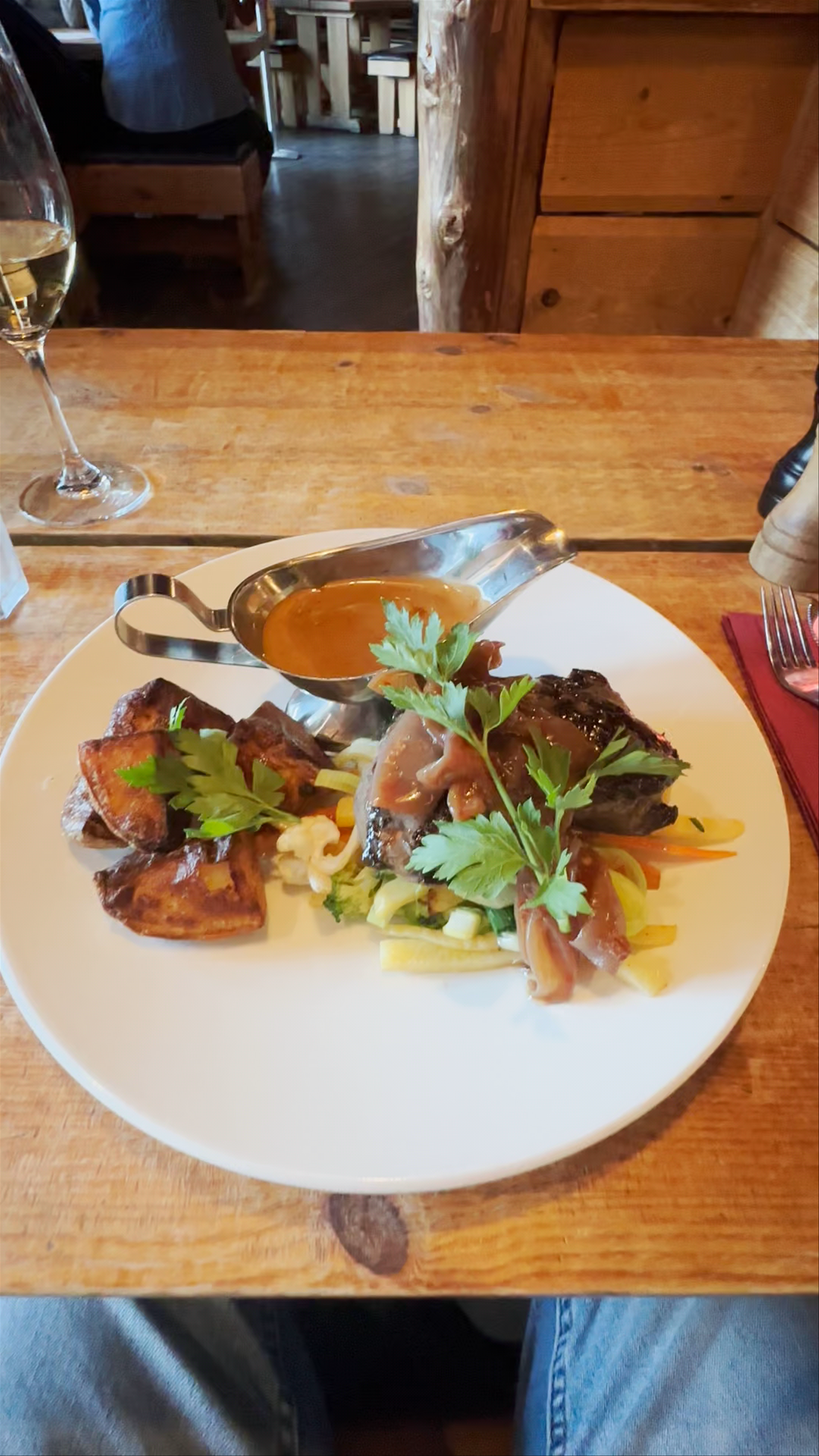 Rustic Dining Experience at Rorbua Aker Brygge, Oslo