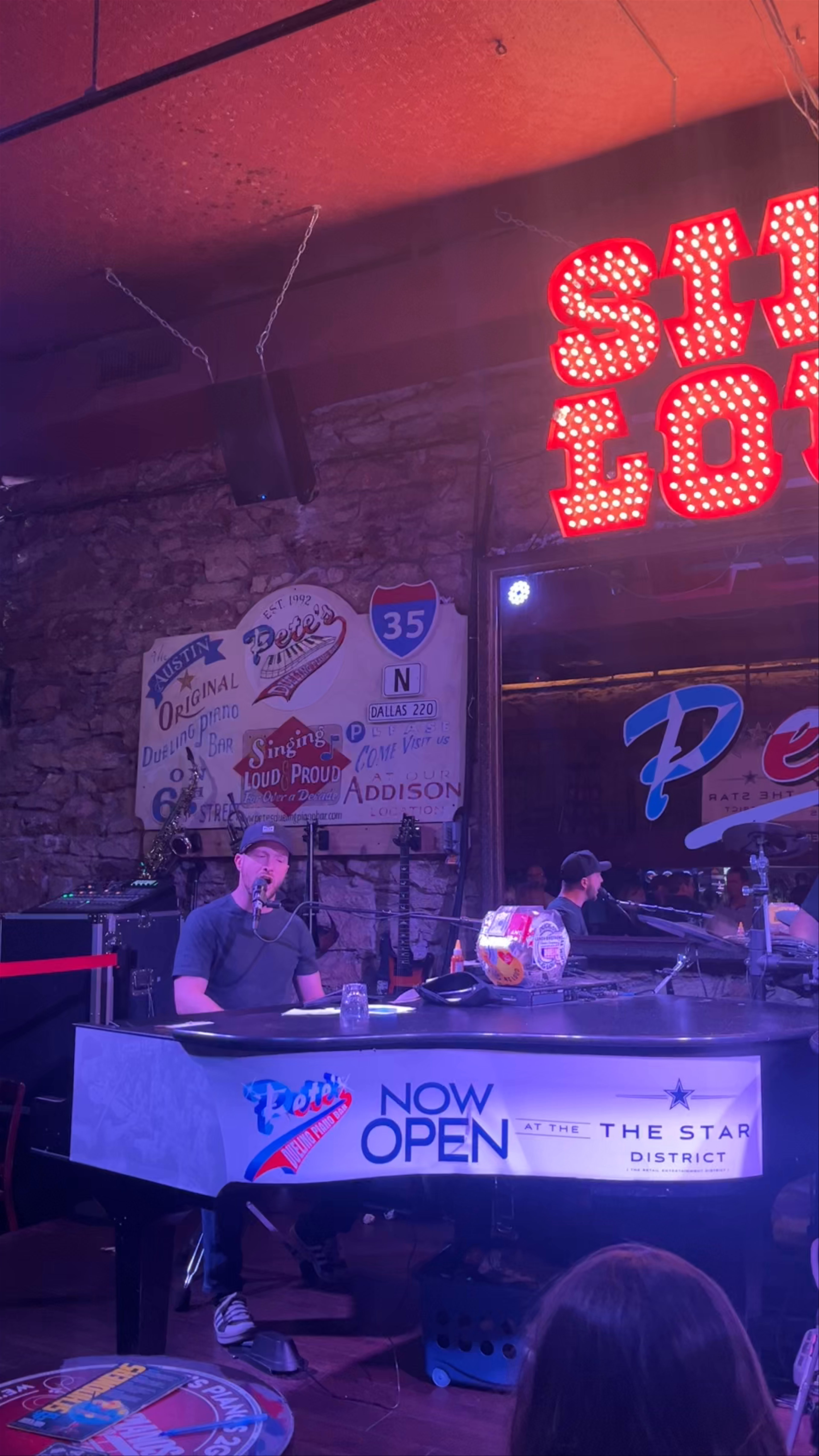 Pete's Dueling Piano Bar