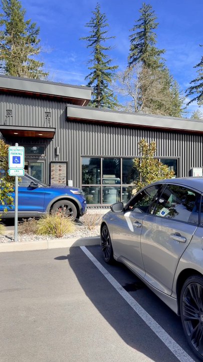 Daily Paper Coffee Roasters - Walk up from the parking lot - Coffee Roasteries Near Me - Camas, Washington