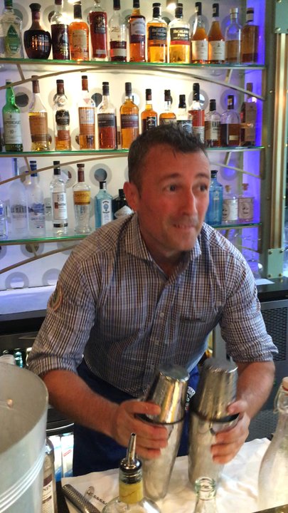 Boston Grill - Boss is making drinks - Bars Near Me - Copenhagen, 84