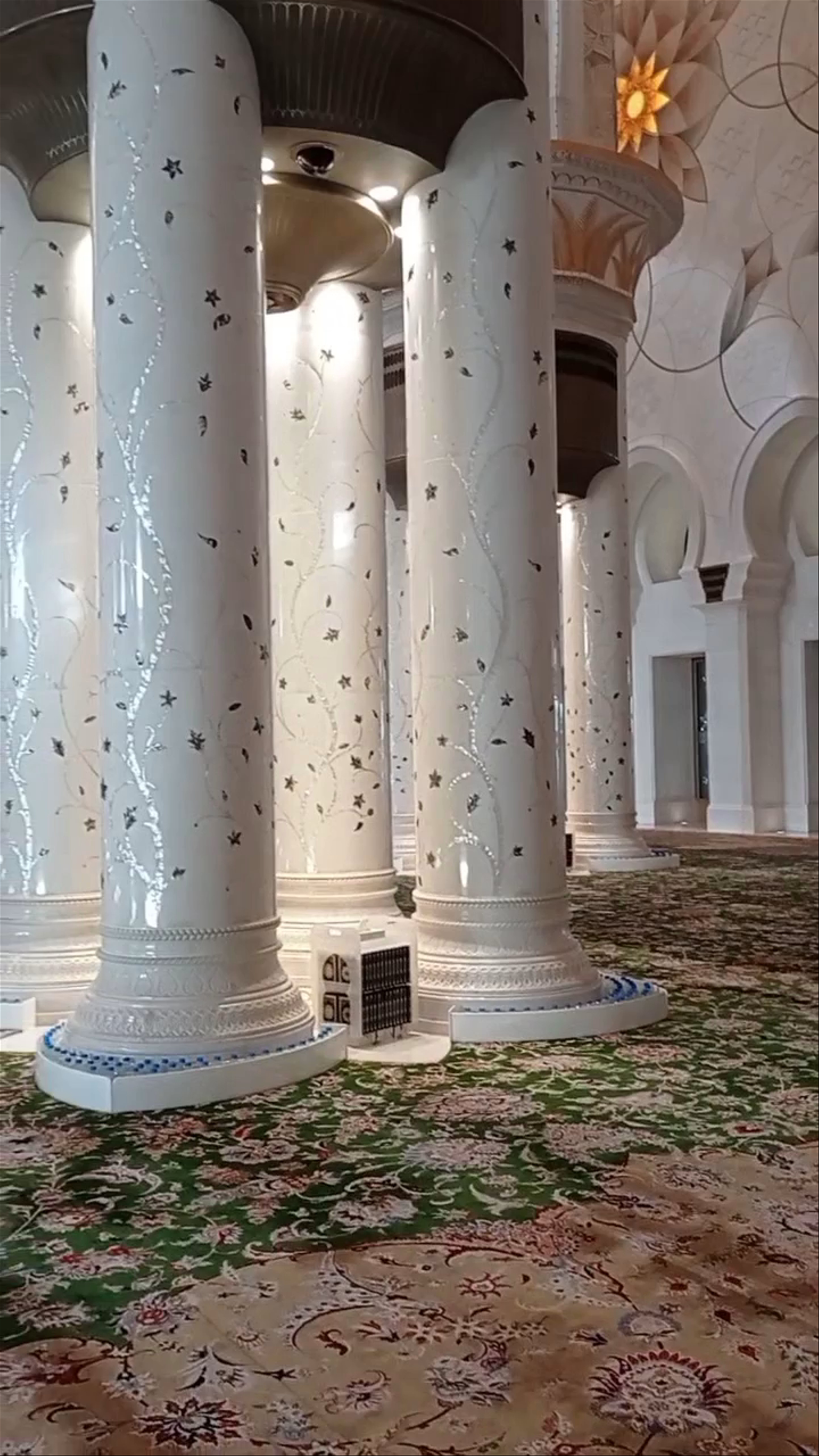Sheikh Zayed Grand Mosque: Majestic Serenity in Abu Dhabi