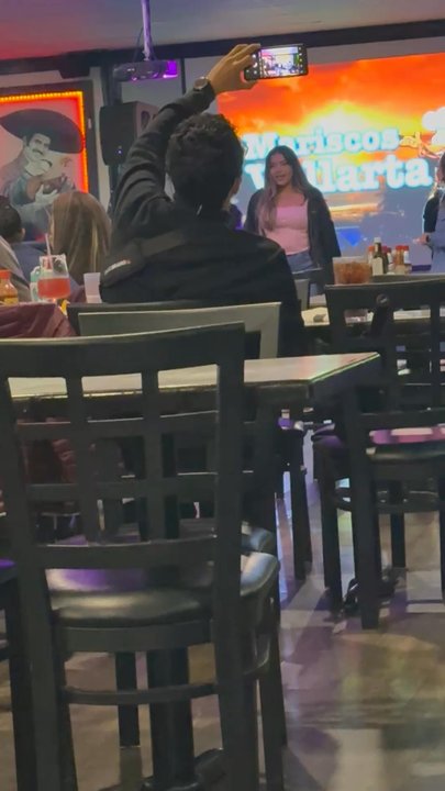 Mariscos Vallarta - Music & dancing - Mexican Near Me - Chattanooga, Tennessee