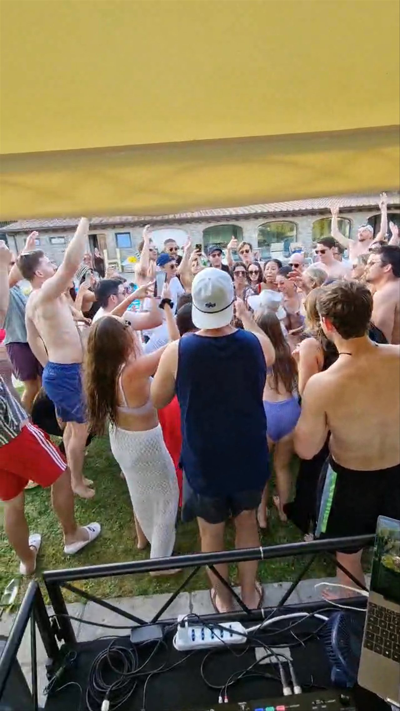 Jo Sax & DJ - Pool Party 2026 - video