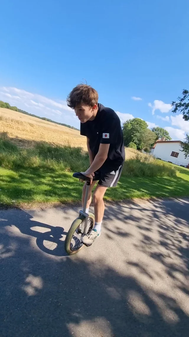 riu submission: Small footjam combo.
