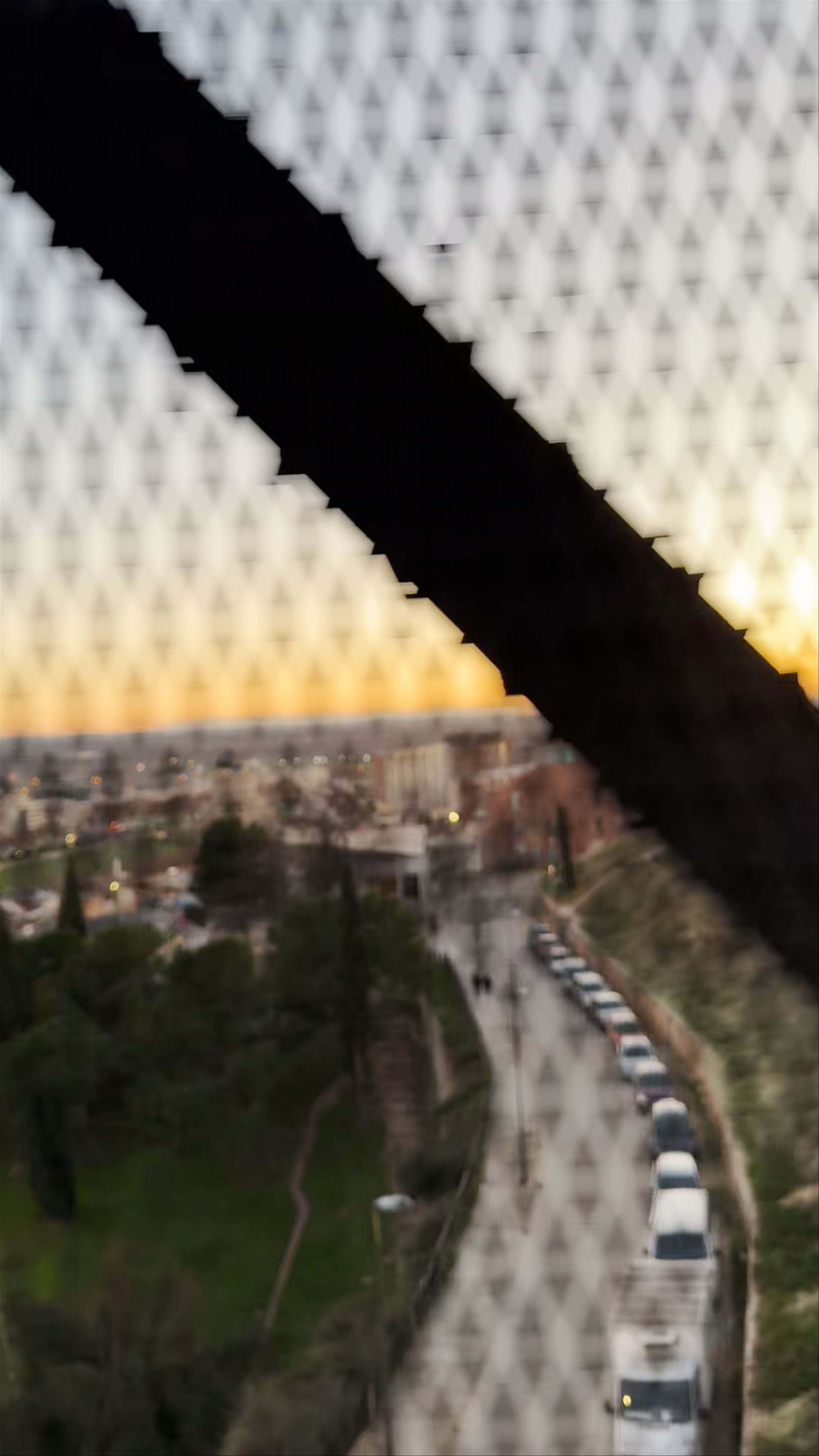 Ascensor a la Catedral: Sunset Views Over Lleida