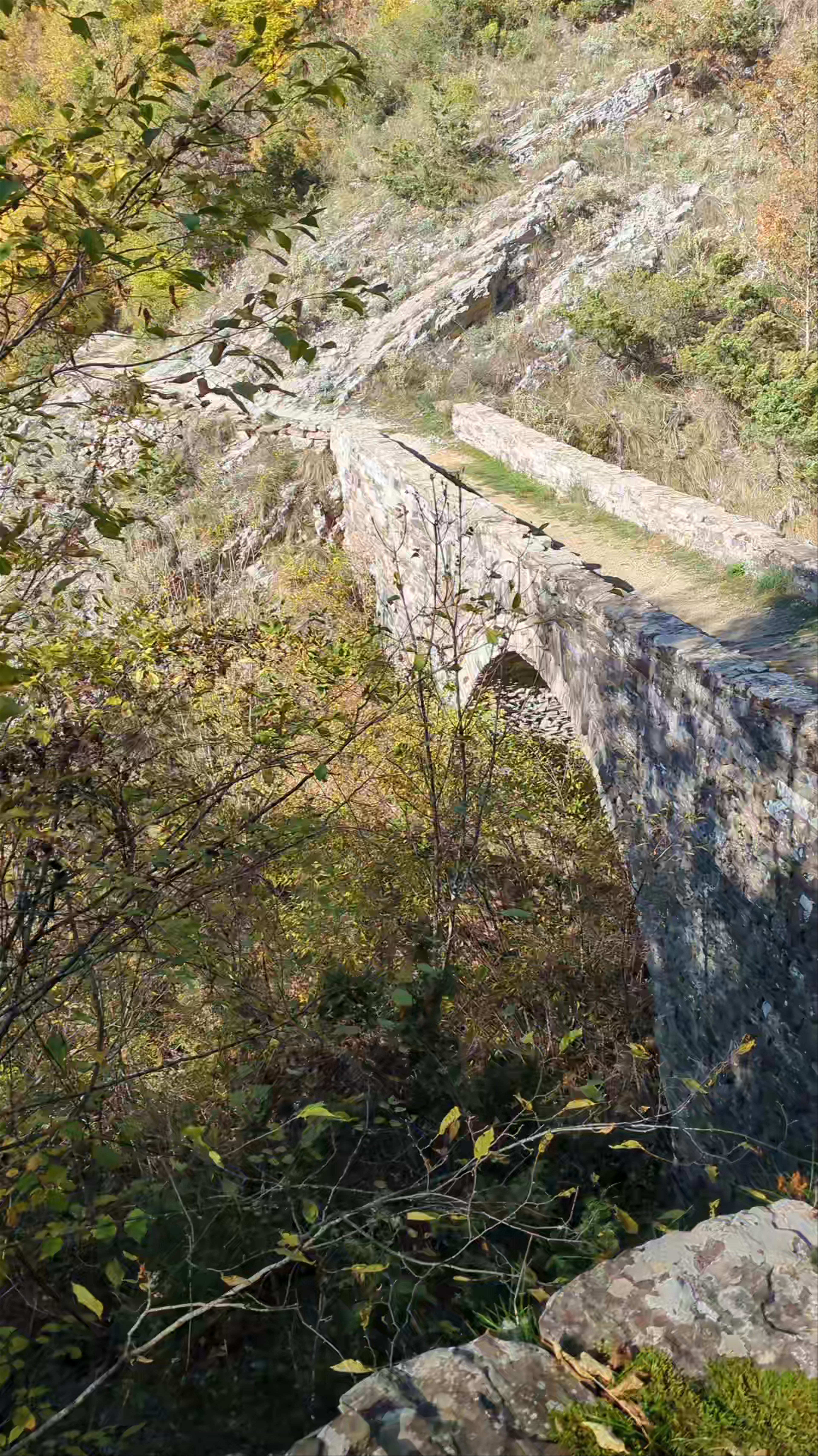 Skala Vradetou Bridge First: Timeless Stone Arch in Zagori