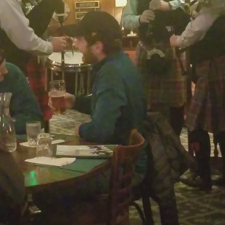 Hackney's On Lake - Tonight's entertainment. - Burgers Near Me - Glenview, Illinois