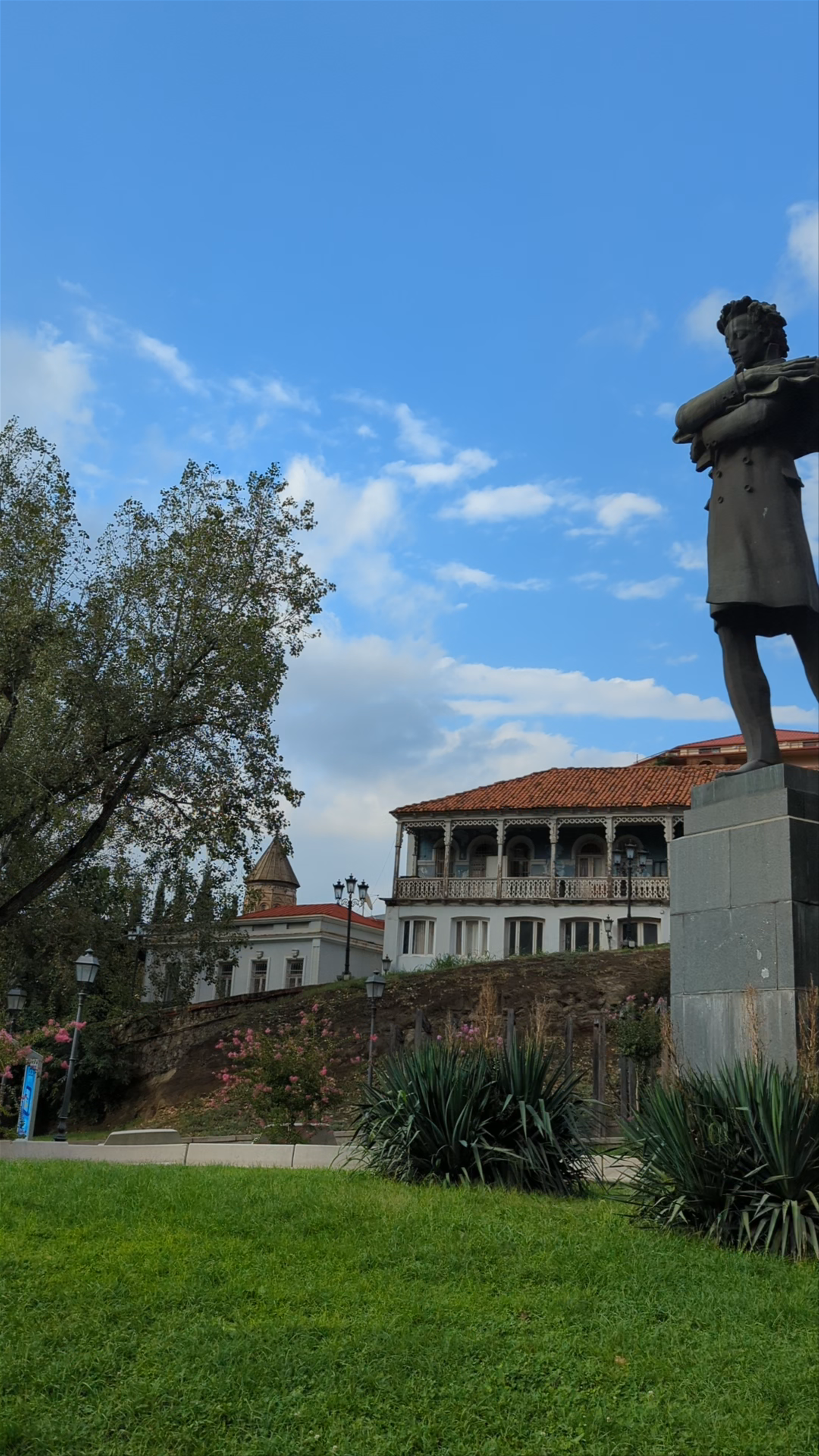Nikoloz Baratashvili Statue