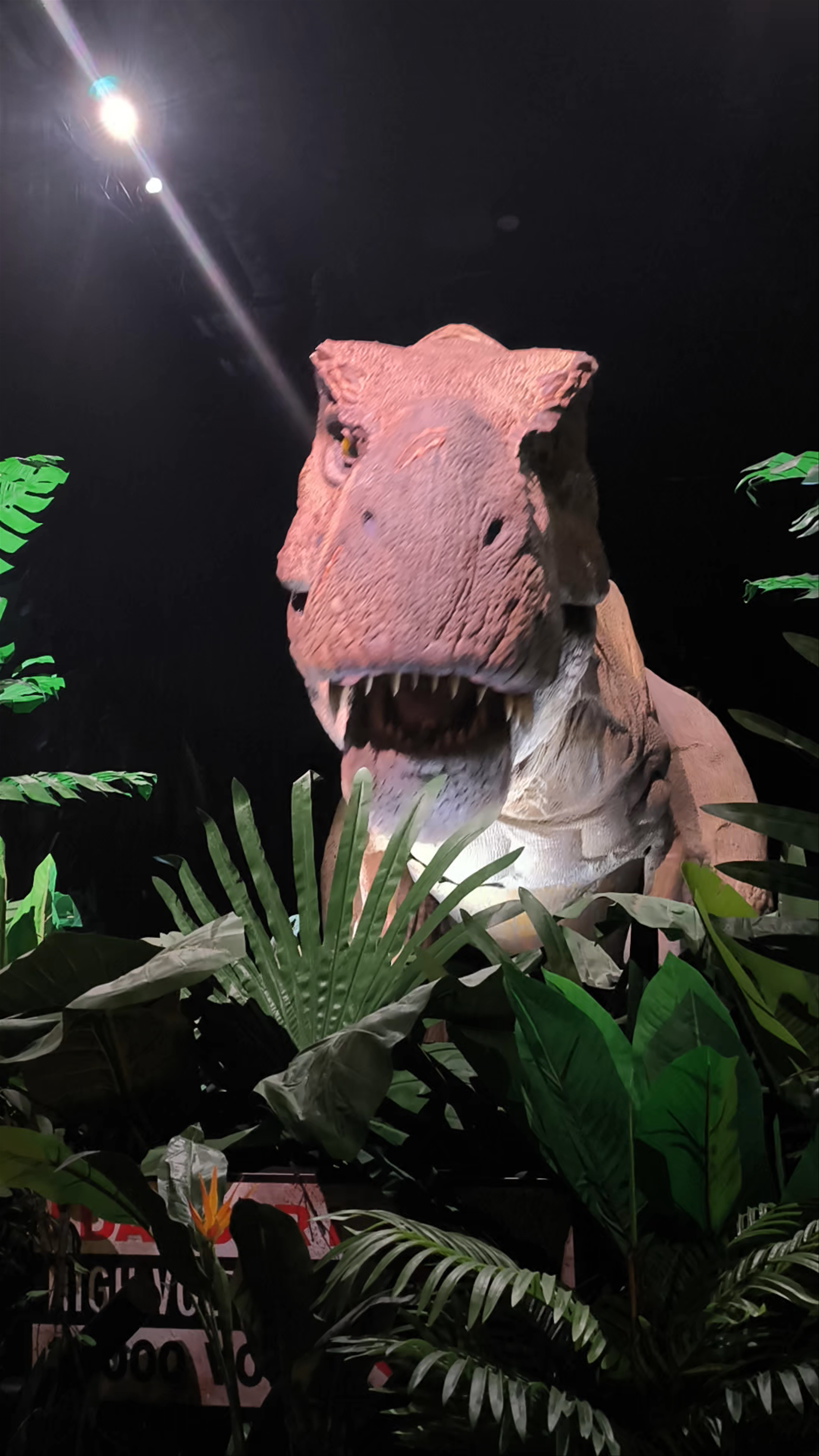 Jurassic World: The Experience Bangkok – Life-Sized Dinosaur Encounter
