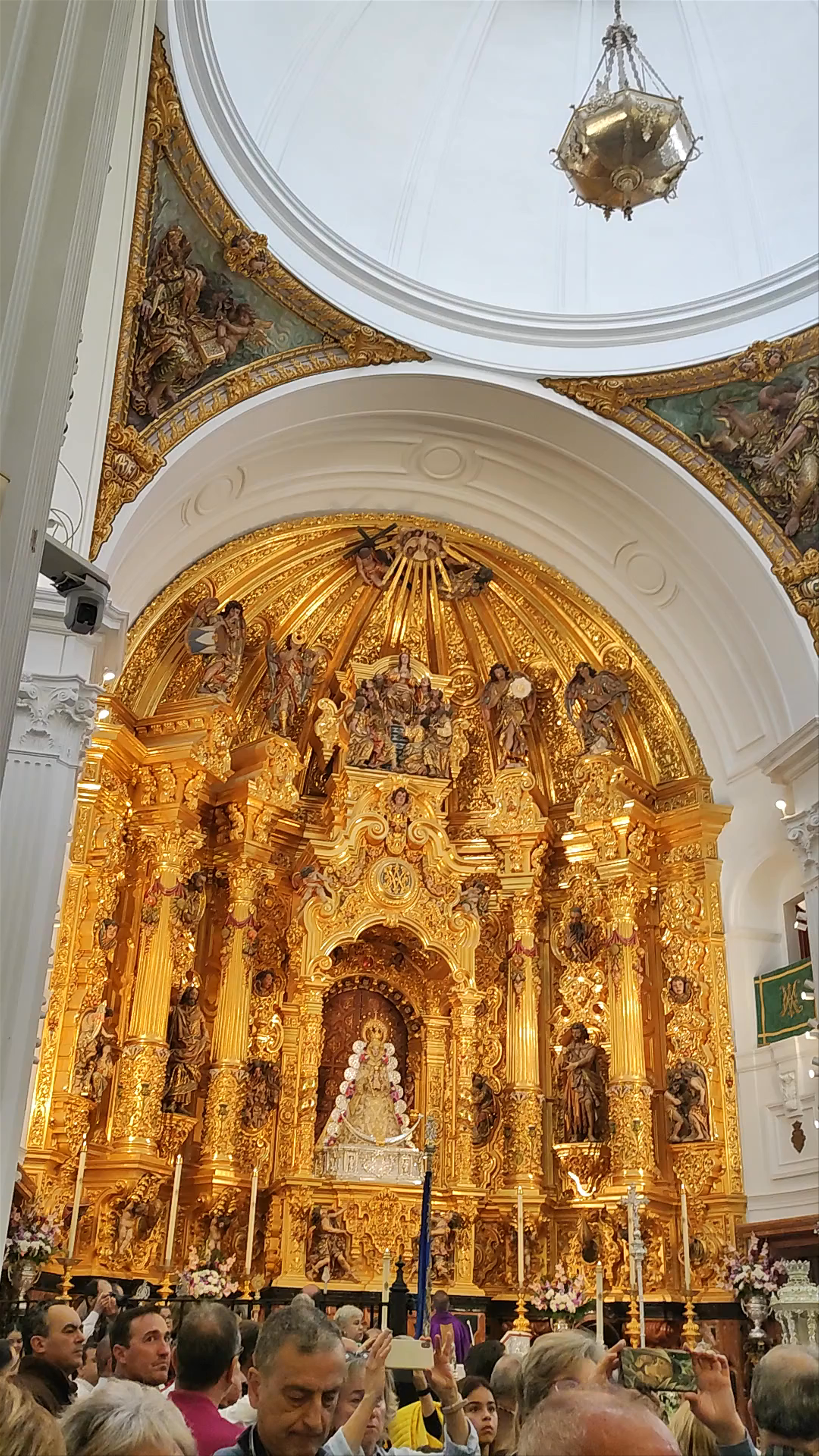 Santuario de Nuestra Señora del Rocío: A Golden Baroque Marvel in El Rocío, Spain