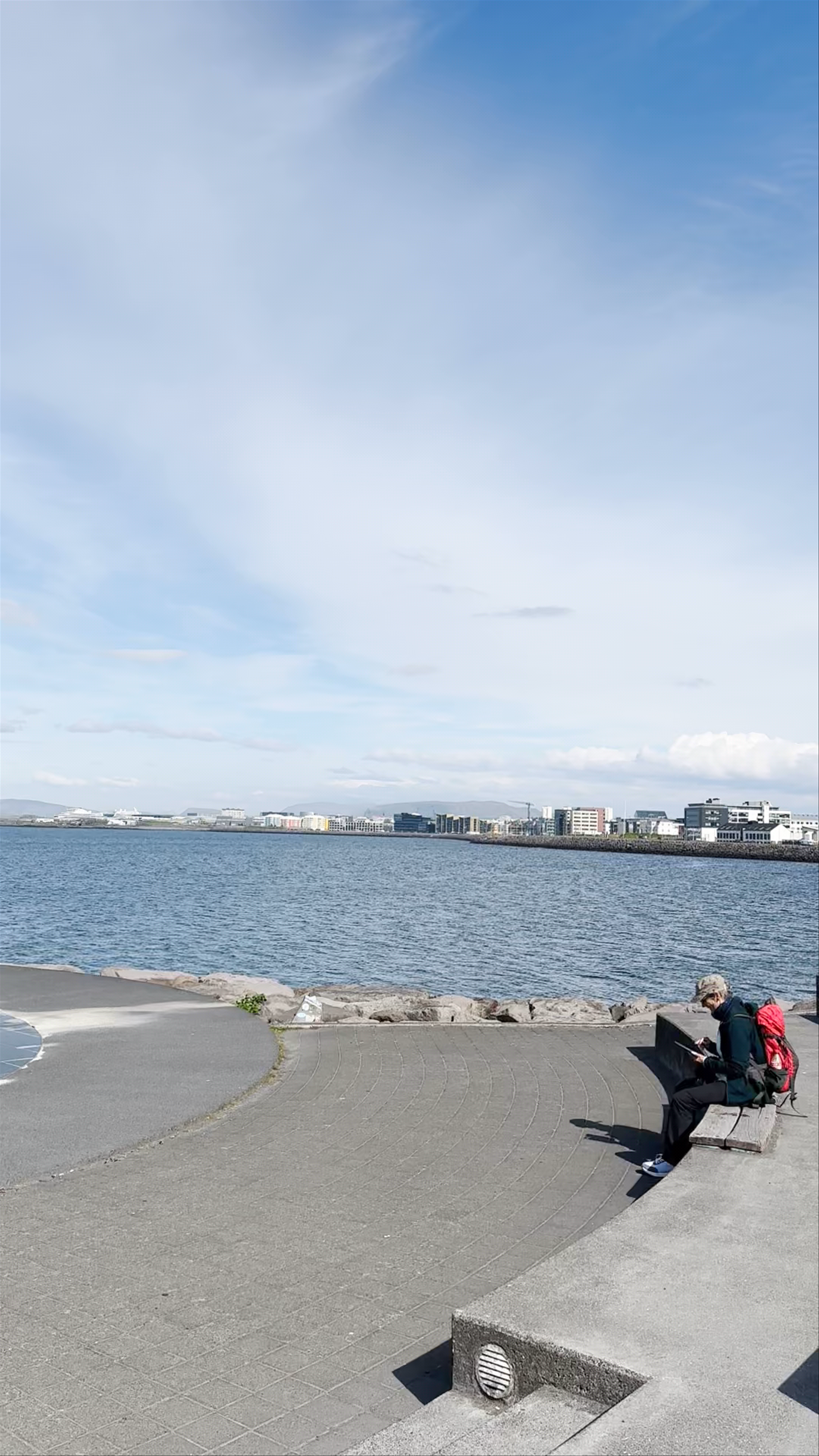 Sun Voyager Sculpture: Awe-Inspiring Coastal Art in Reykjavík