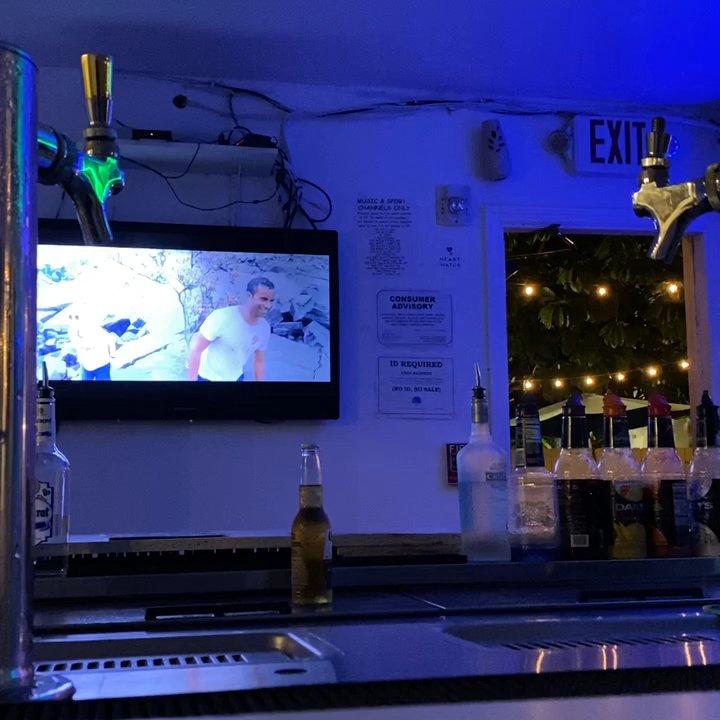 Bikini Hostel - Happy Hour Bar - Hostels Near Me - Miami Beach, Florida