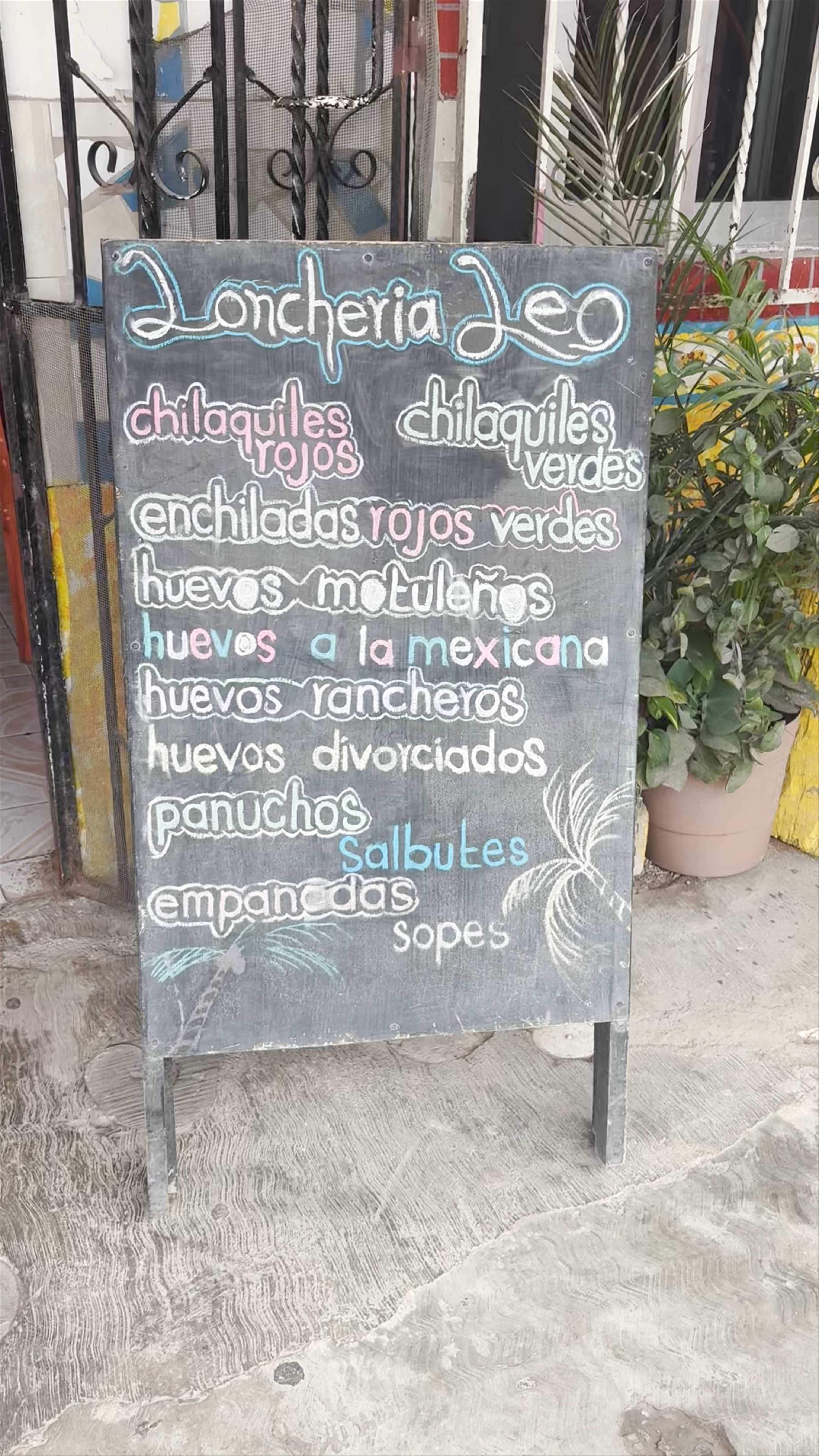 Lonchería Leo: Authentic Mexican Breakfast Flavors in Tulum