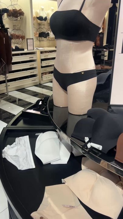Victoria's Secret & PINK - Lingerie Near Me - Honolulu, Hawaii