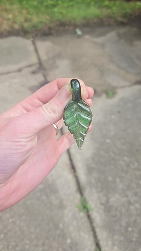 Preview pic of Green Stardust Leaf Pendant