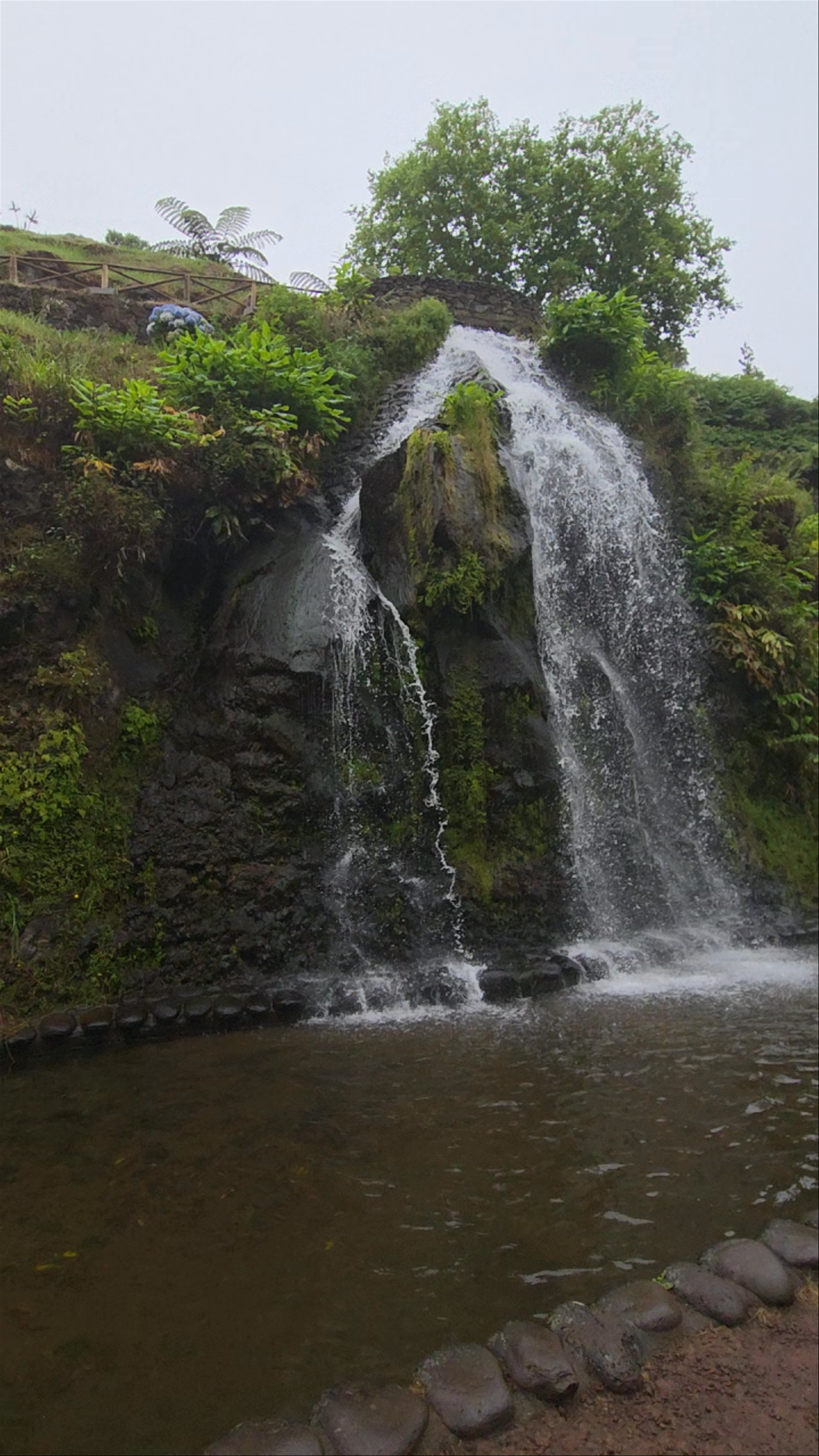 Ribeira dos Caldeirões