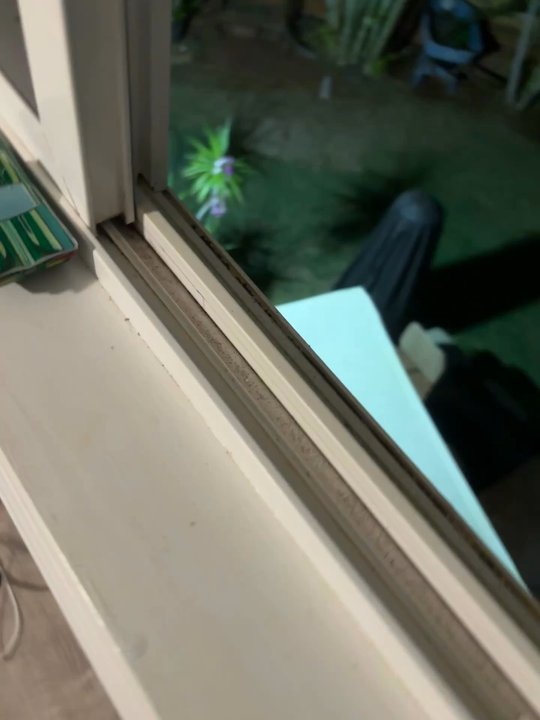 Pacific Breeze Window Cleaning - Found tracts uncleaned by this fake window cleaning Pacific Breeze Window Cleaning.  Paid $349 for outside window clean - Window Washing Near Me