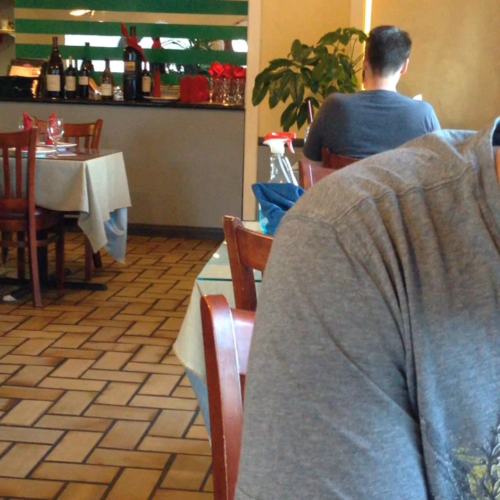 Bua Thai - Overview of the restaurant. Not too busy. Gotta love the elevator music. - Thai Near Me - Poway, California