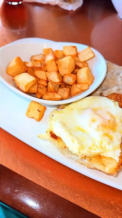 Another Broken Egg Cafe - Breakfast & Brunch Near Me - Pearland, Texas