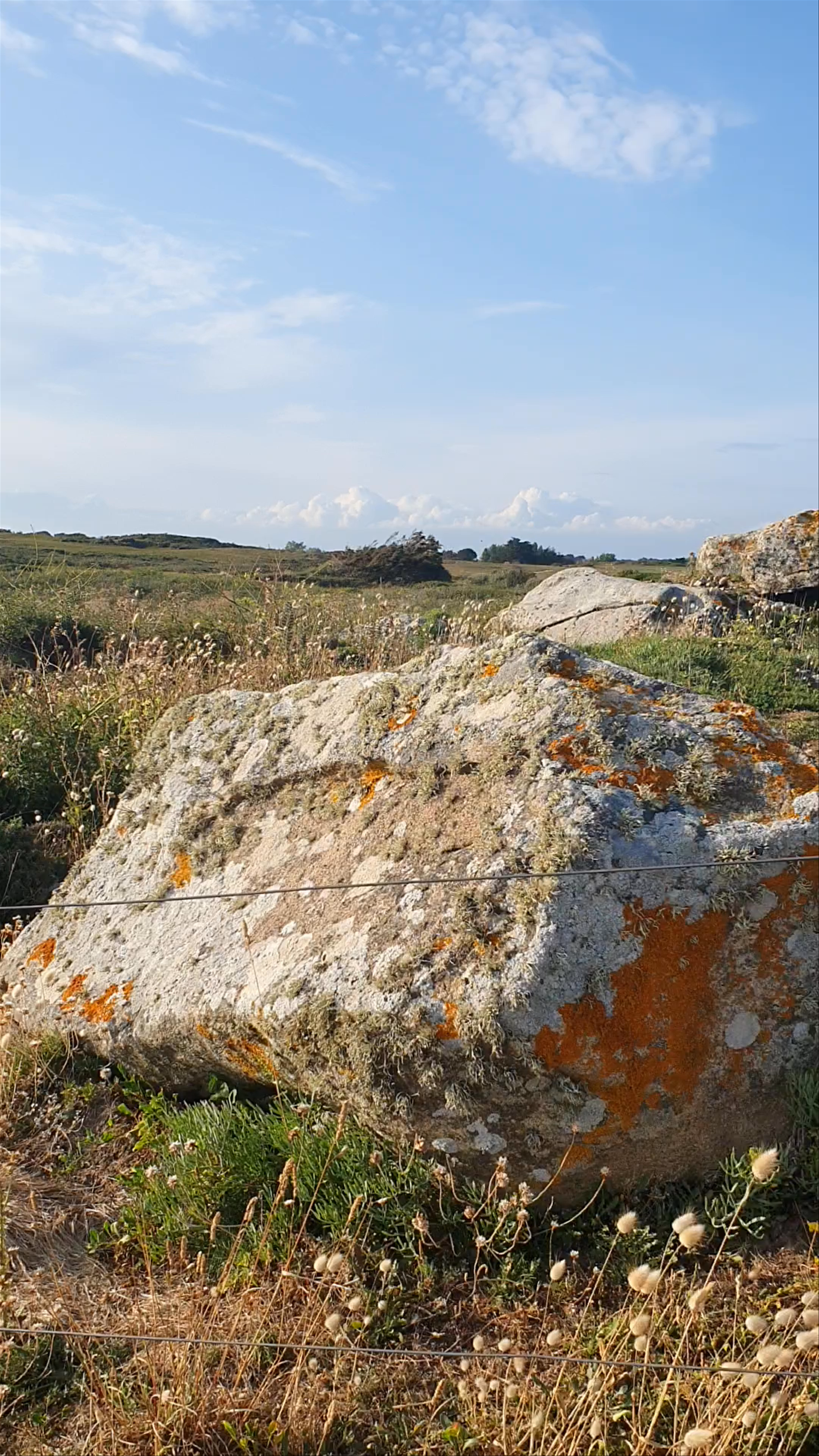 Serene Coastal Walk at Plage de Kerhillio, Erdeven, France