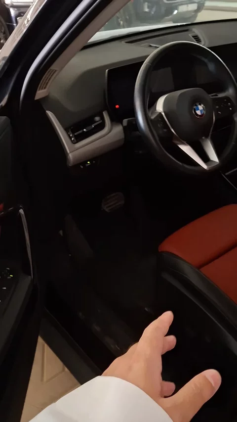 بي ام دبليو X1 XDRIVE 20i 2024