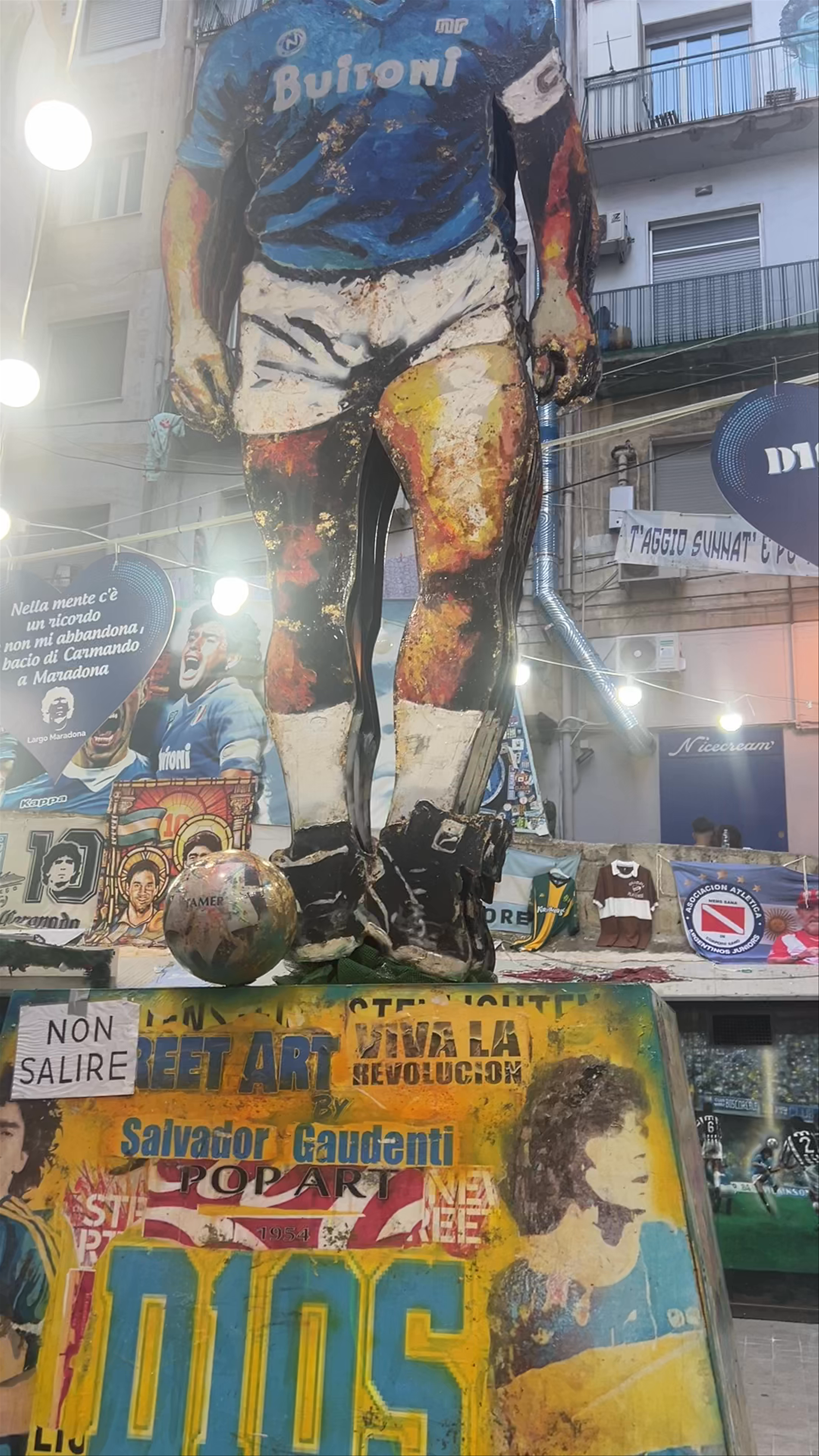 Murale Diego Armando Maradona in Quartieri Spagnoli, Naples