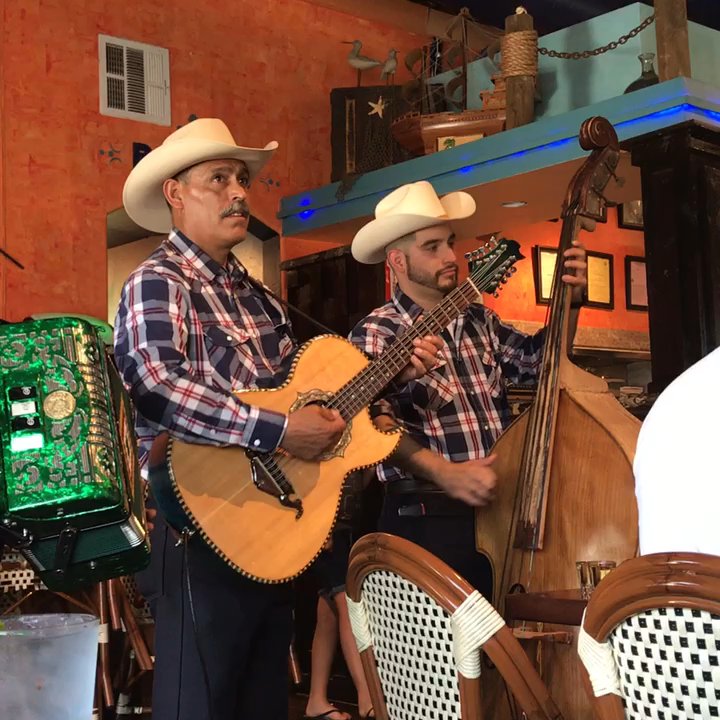 Mariscos Las Islitas - Mexican Near Me - Bakersfield, California