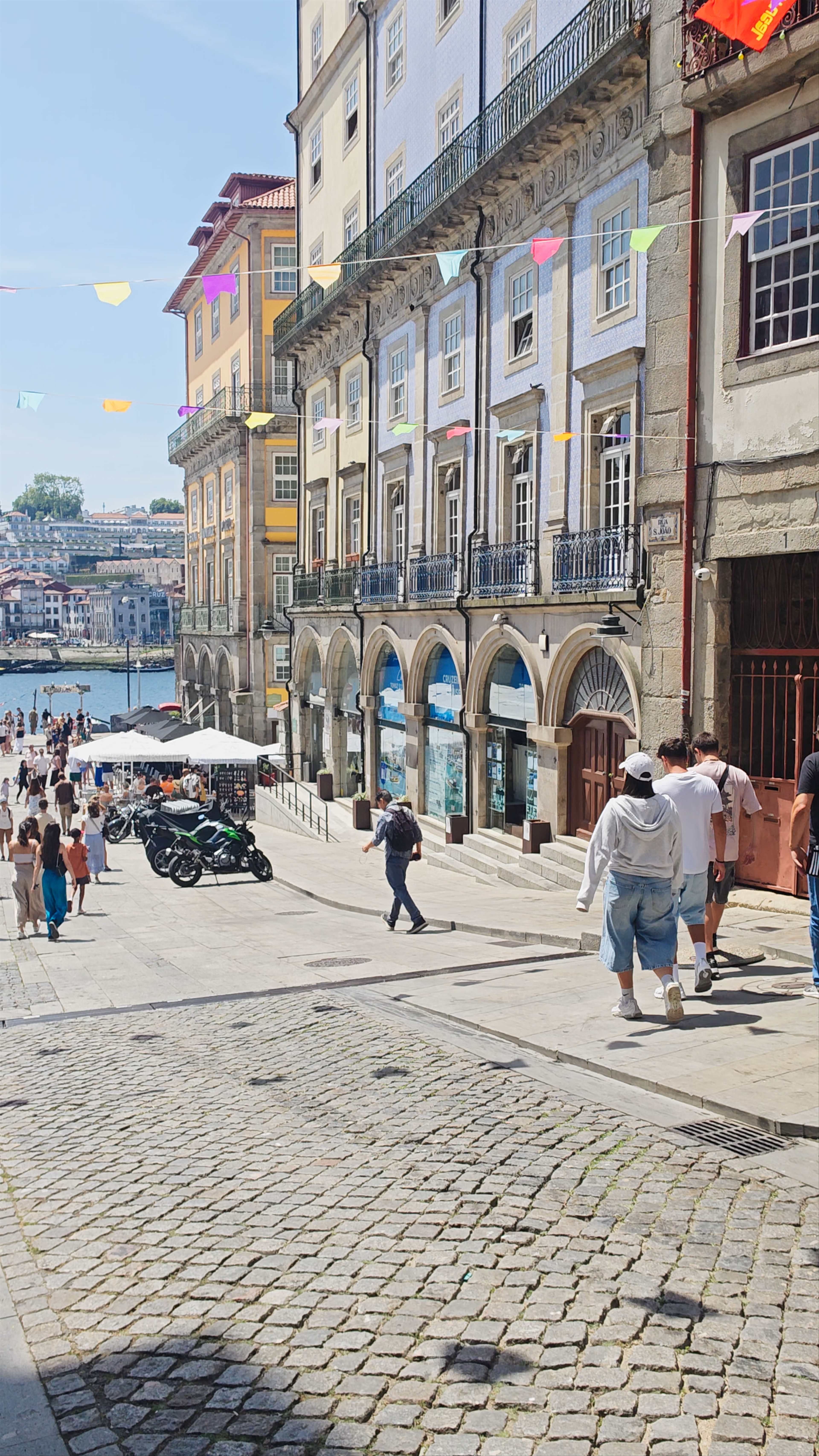 Praça da Ribeira - Rua Fernandes da Fonseca - Ribeira
