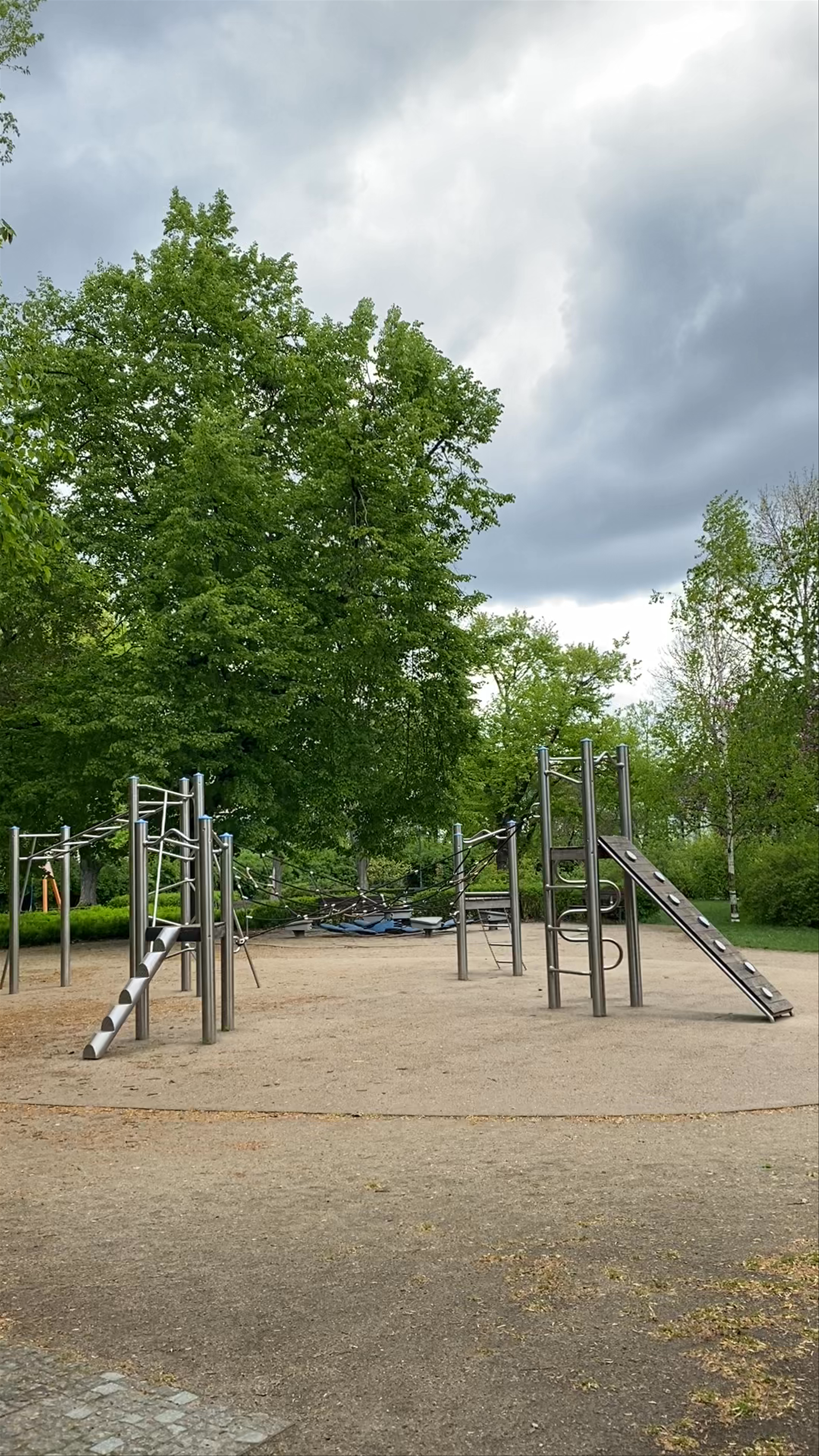 Krasiński Garden: A Serene Green Retreat in Warsaw