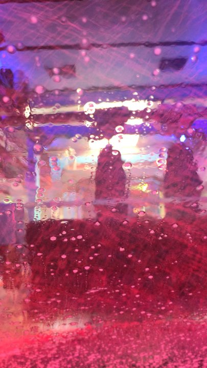 Cosy Wasch - Entertainment at Cosy Wasch - Car Wash Near Me - Berlin, BE