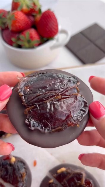 Peanut Butter Jam Date Snacks | alicelovesbreakfast