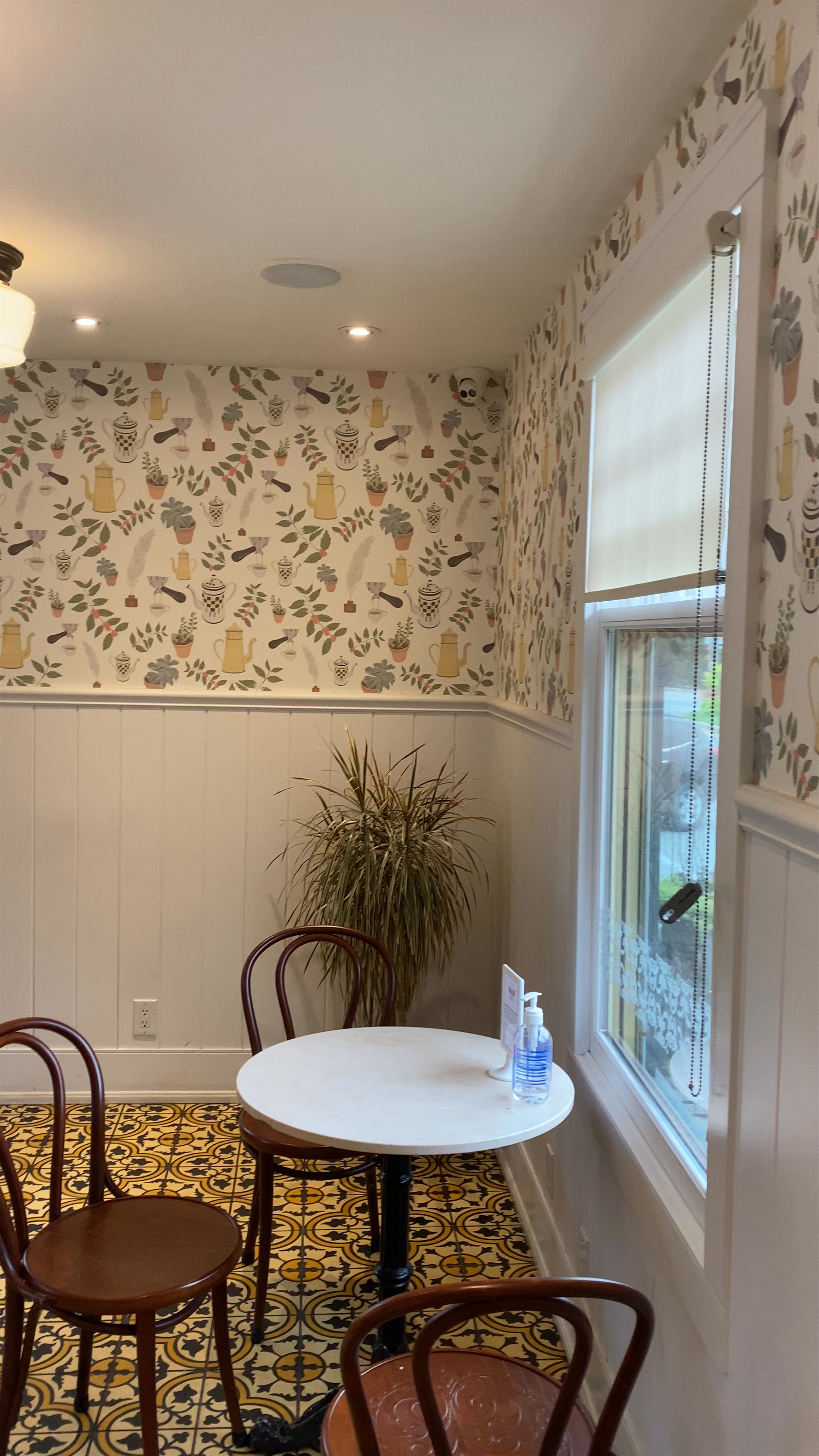 Balzac's Coffee Roasters: Cozy Coffee Culture in Niagara-on-the-Lake