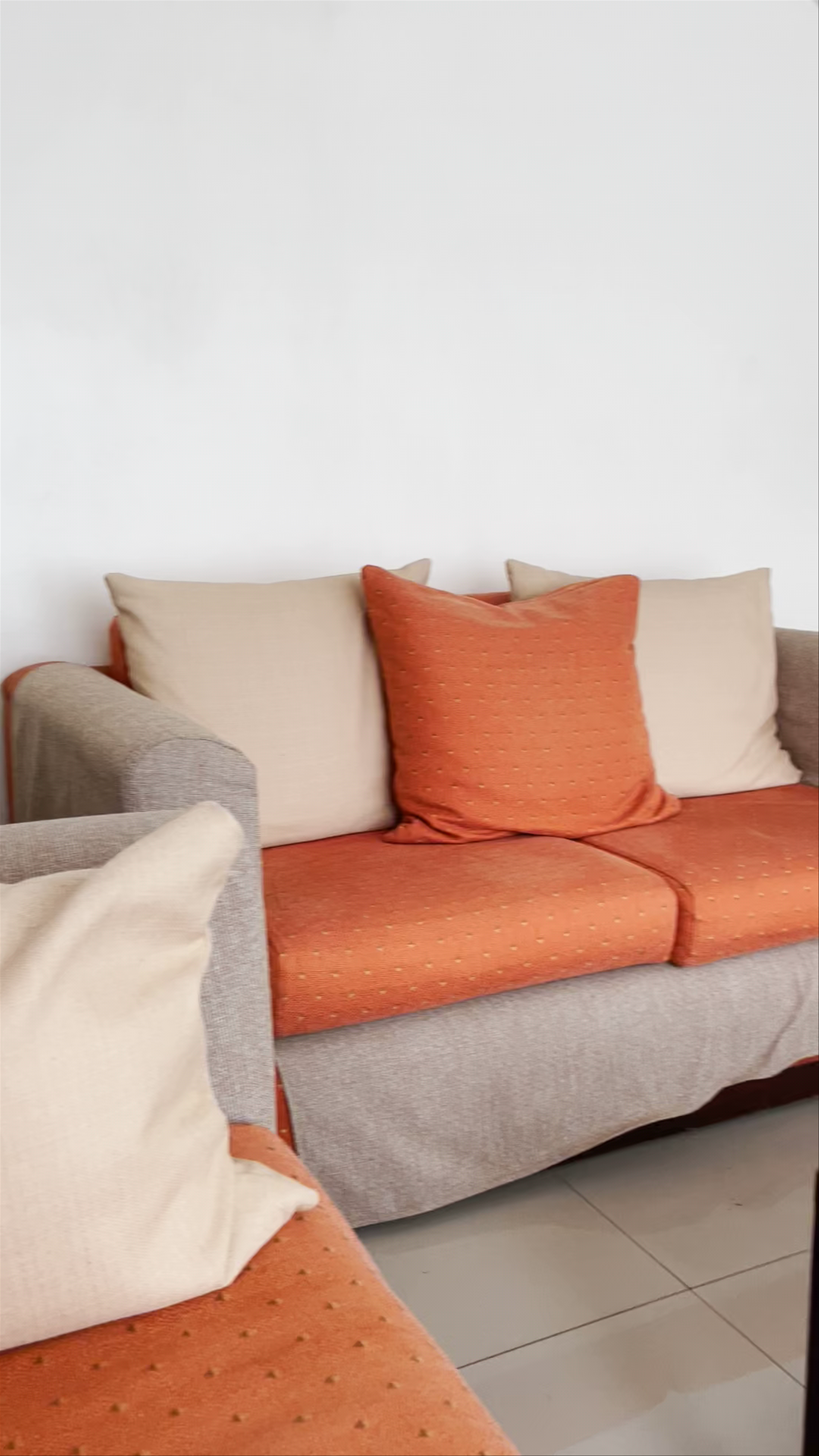 Cozy Interior at RedDoorz Plus Evangelista Street Makati