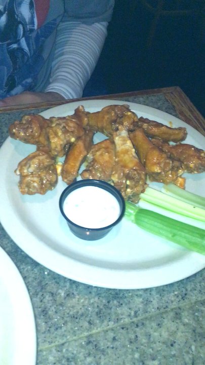 Mullen's Bar & Grill - Wings and loaded tots - American Near Me - Chicago, Illinois