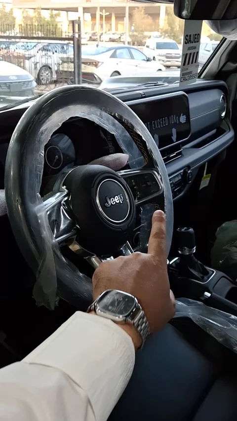 جيب رانجلر Sahara 2024