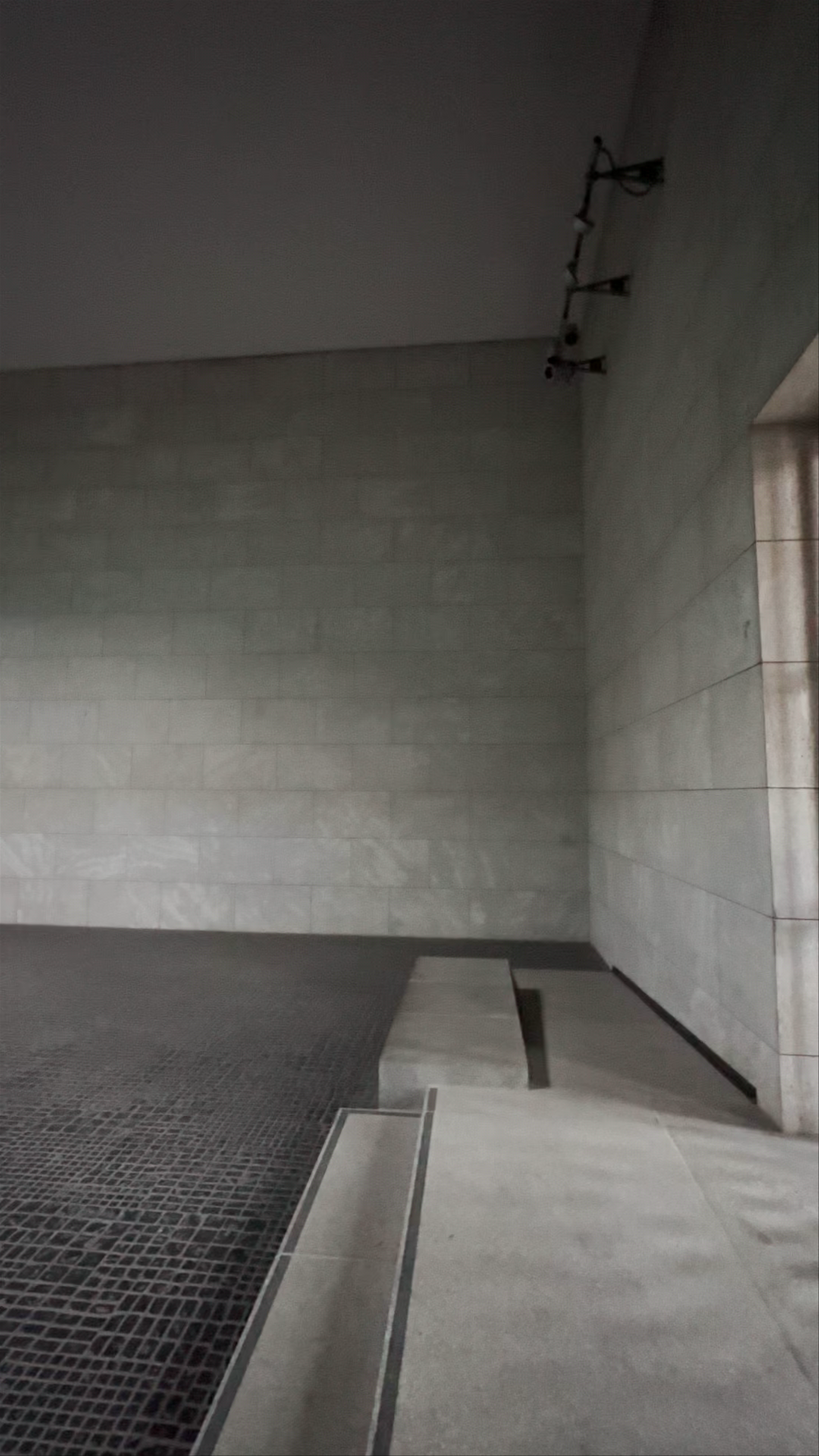 Edificio de la Nueva Guardia de Berlín: A Contemplative Architectural Experience