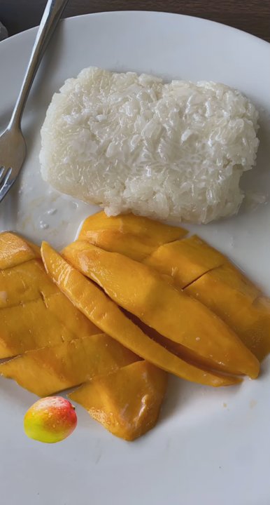 Thai Cafe - Mango and sticky rice - Thai Near Me - San Antonio, Texas