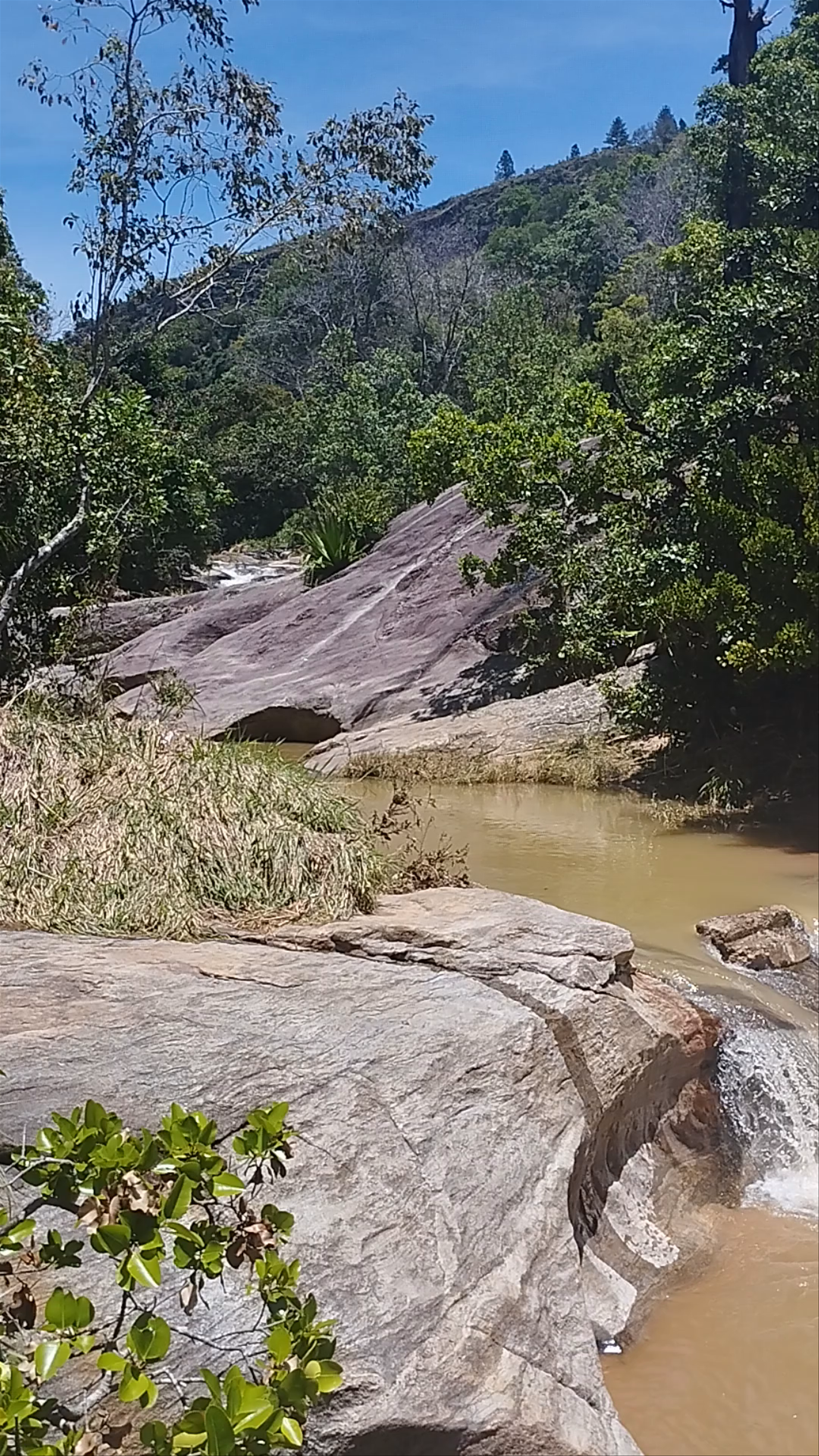 Diyaluma Falls Adventure: Hidden Waterfall Escape in Sri Lanka