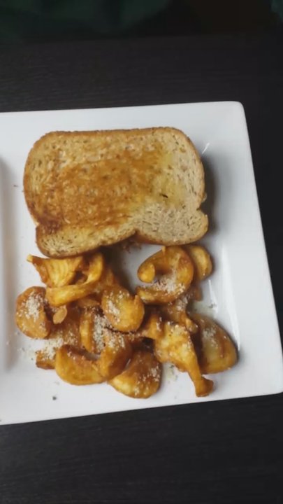 1st & Main - Mac n cheese with pull pork - Sports Bars Near Me - Dubuque, Iowa