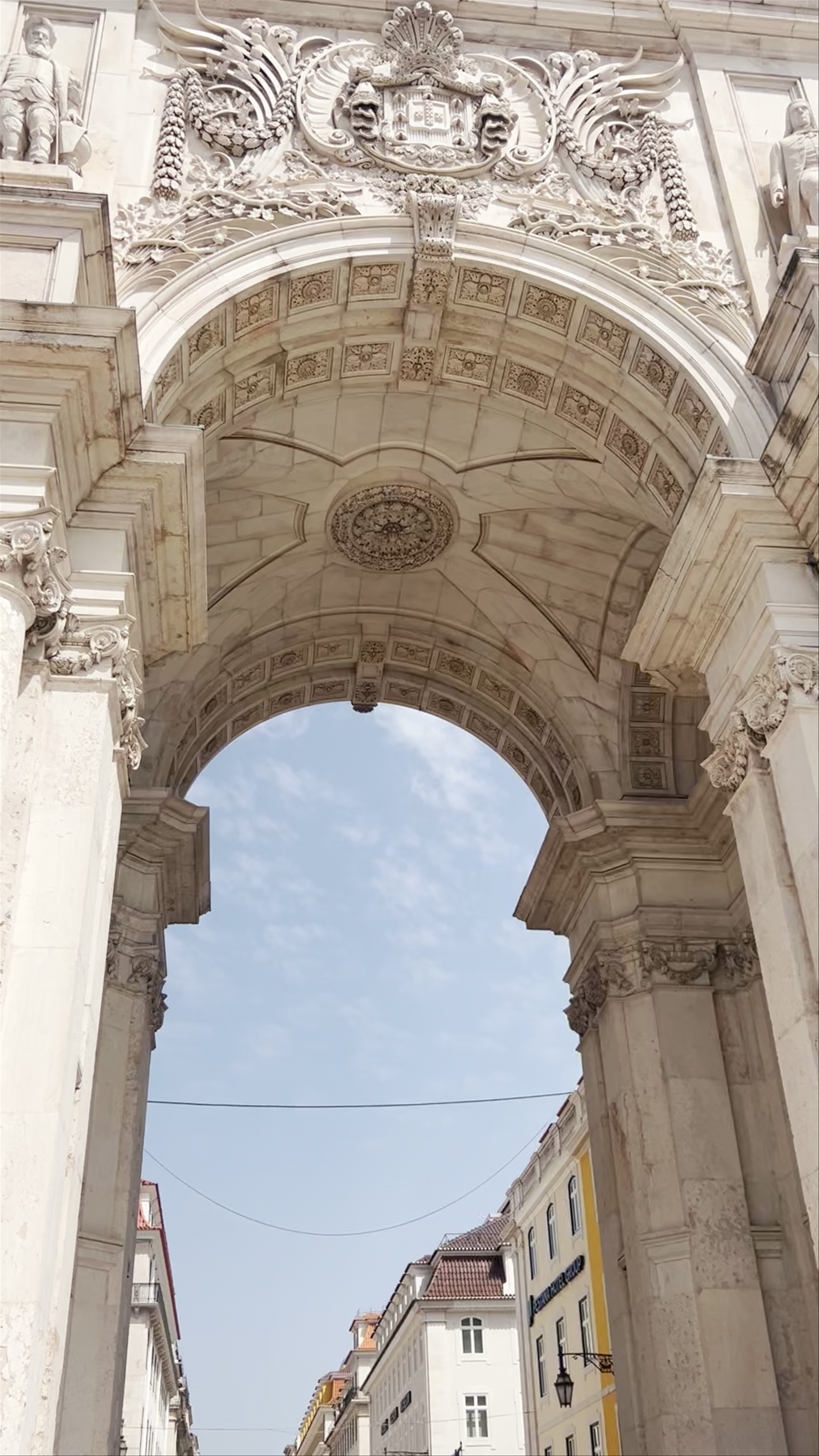 Arco Triunfal da Rua Augusta: Iconic Gateway in Lisbon's Historic Heart
