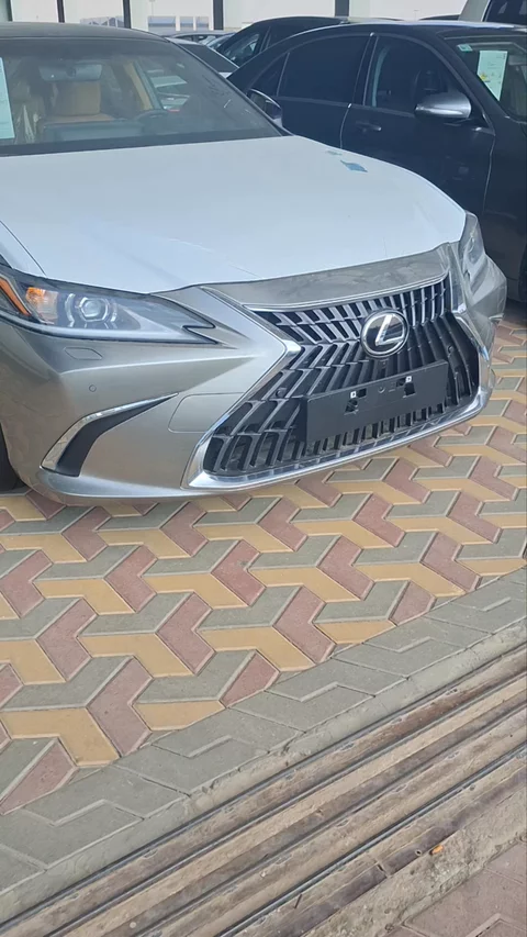 Lexus ES 350 2025